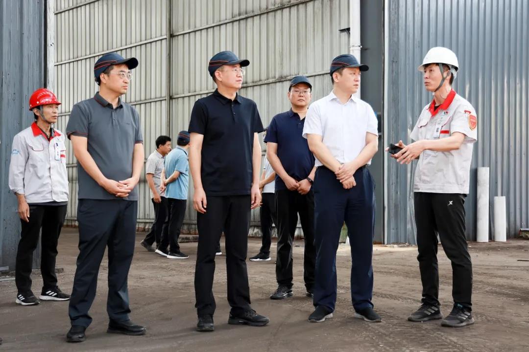 市委常委、副市長(zhǎng)、翼城縣委書(shū)記王淵到華翔（翼城）新材料科技園現(xiàn)場(chǎng)辦公